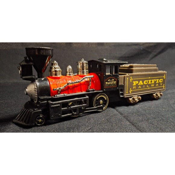 Toysmith 10" Classic Steam Engine Pull Back, Pacific Railway, 2012 Train - Picture 1 of 6